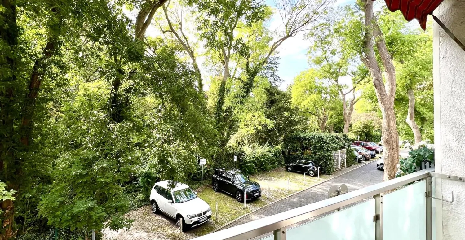 Charmante, renovierungsbedürftige 3,5-Zimmer-Wohnung im Herzen von Schmargendorf