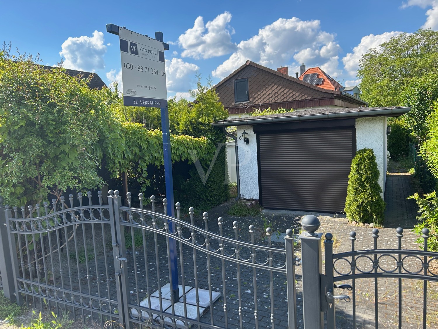 Einfahrt Grundstück