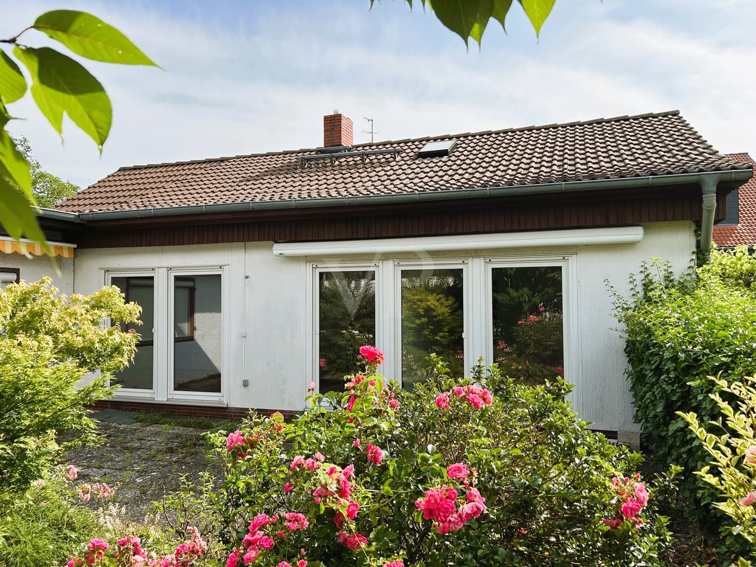 Gartenansicht OKAL & Terrasse
