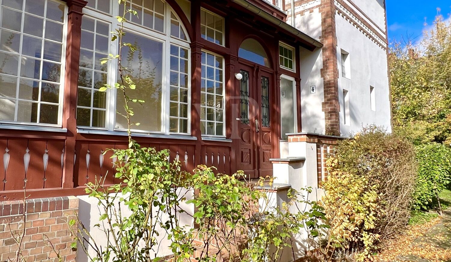 Wintergarten und Eingangsbereich
