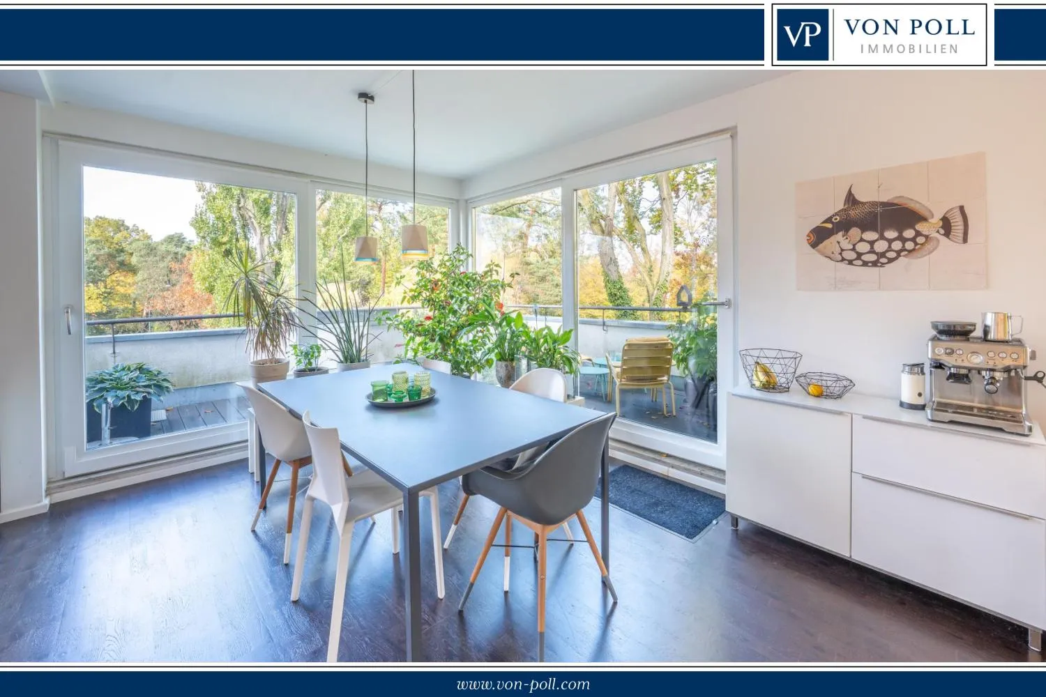 Großzügige 4,5-Zimmer-Dachgeschoss-Maisonettewohnung mit drei Terrassen direkt am Messelpark