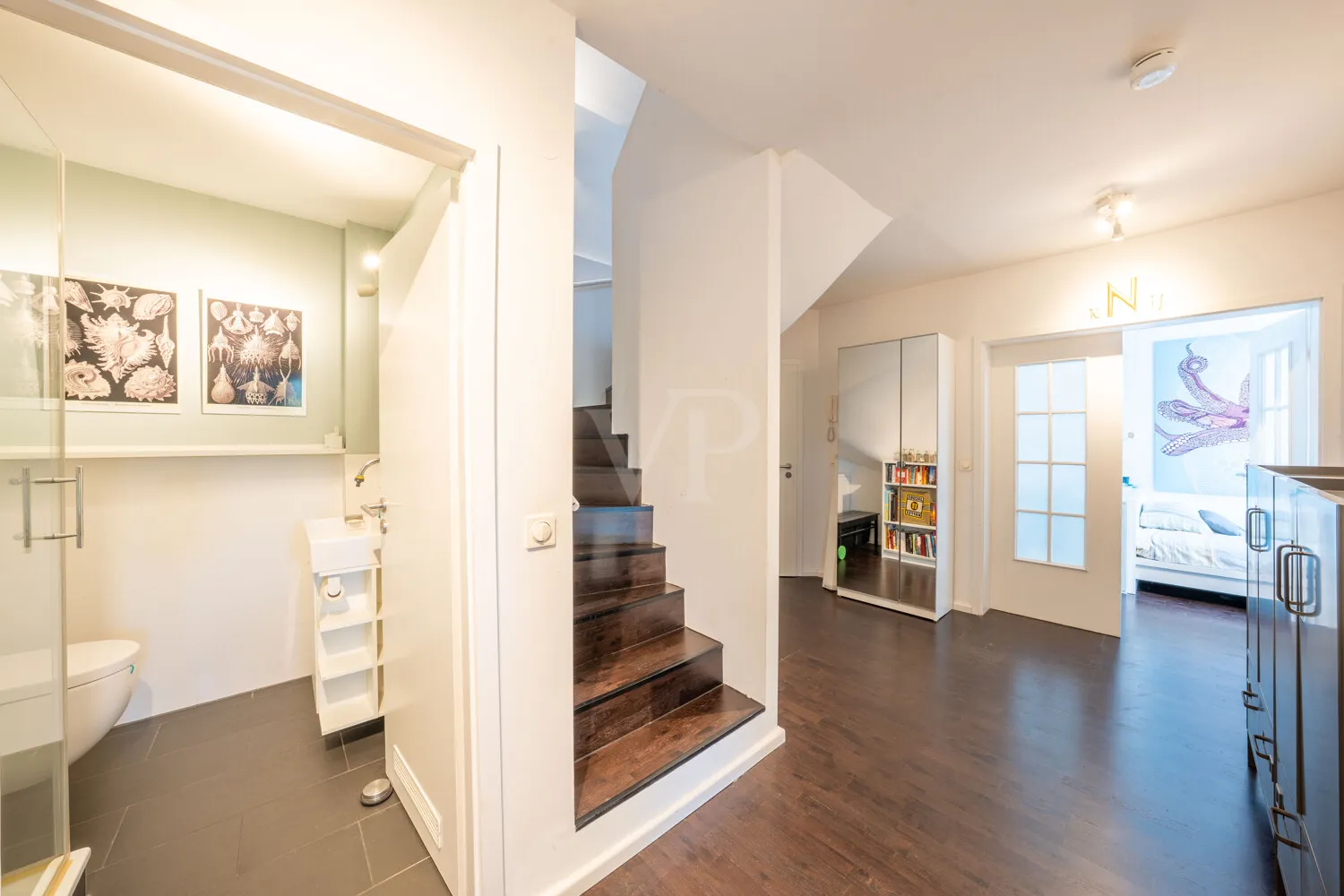 Flur mit Aufgang zum Dachgeschoss