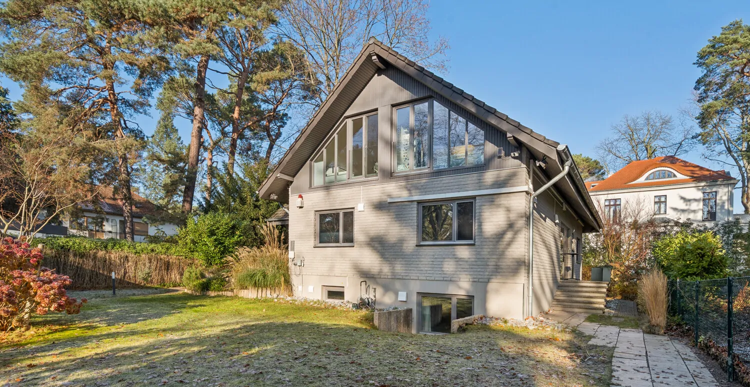 Freistehendes Einfamilienhaus im Herzen von Schlachtensee