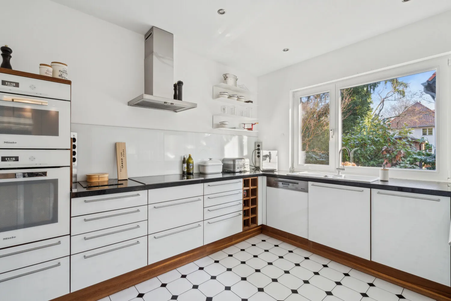 Freistehendes Einfamilienhaus im Herzen von Schlachtensee