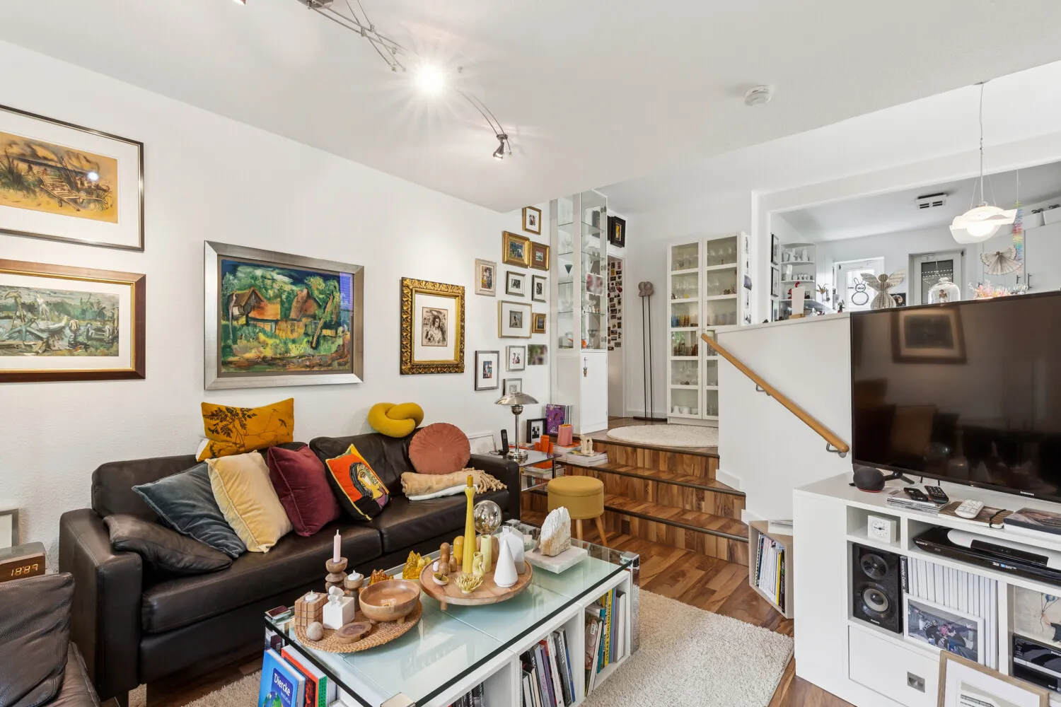 Wohnbereich & Detail Küche