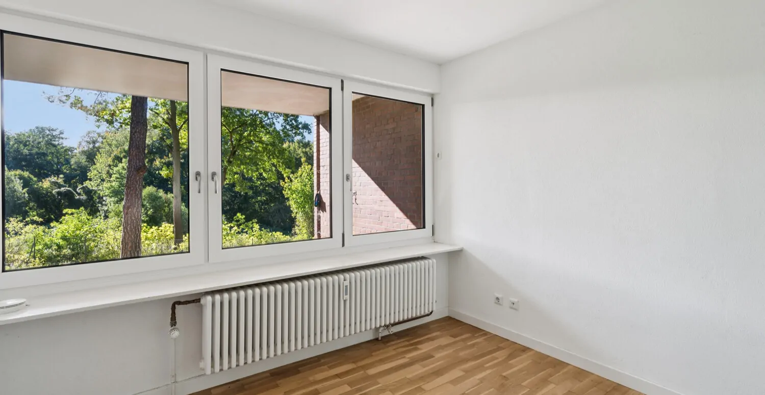 Zimmer mit Blick in den Garten