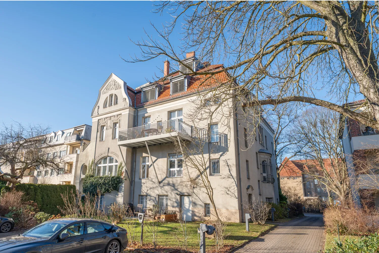 Außenansicht hinten und Garten