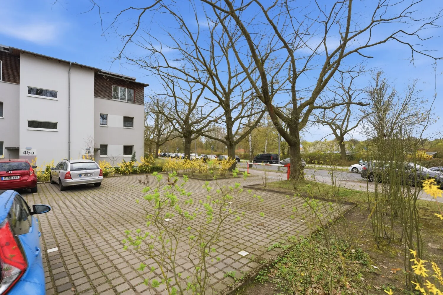 Großzügige 5 Zimmer Wohnung in ruhiger Lage