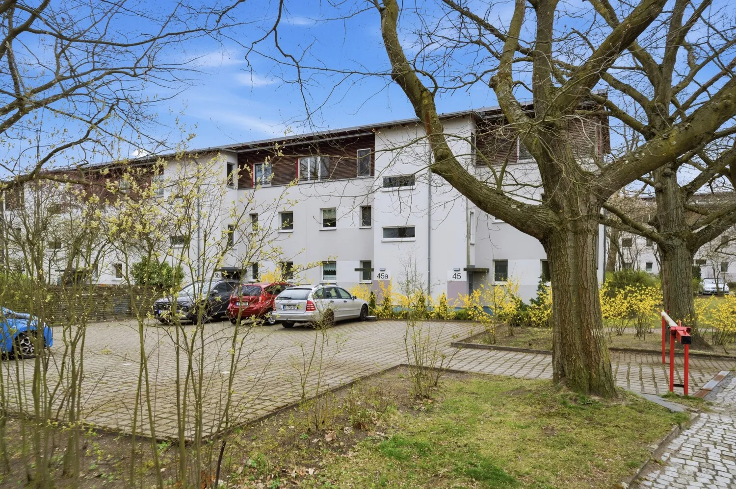 Großzügige 5 Zimmer Wohnung in ruhiger Lage