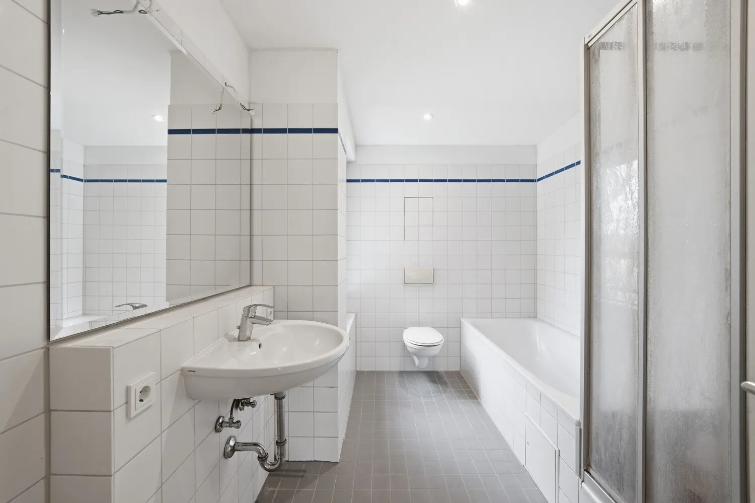 Großzügige 5 Zimmer Wohnung in ruhiger Lage