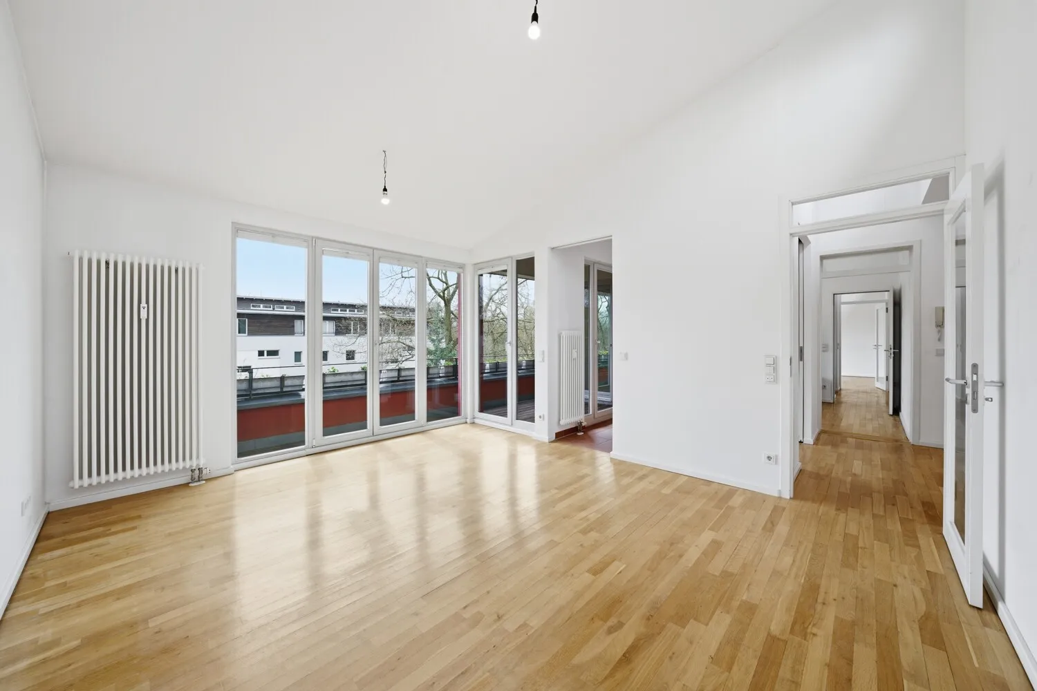 Großzügige 5 Zimmer Wohnung in ruhiger Lage