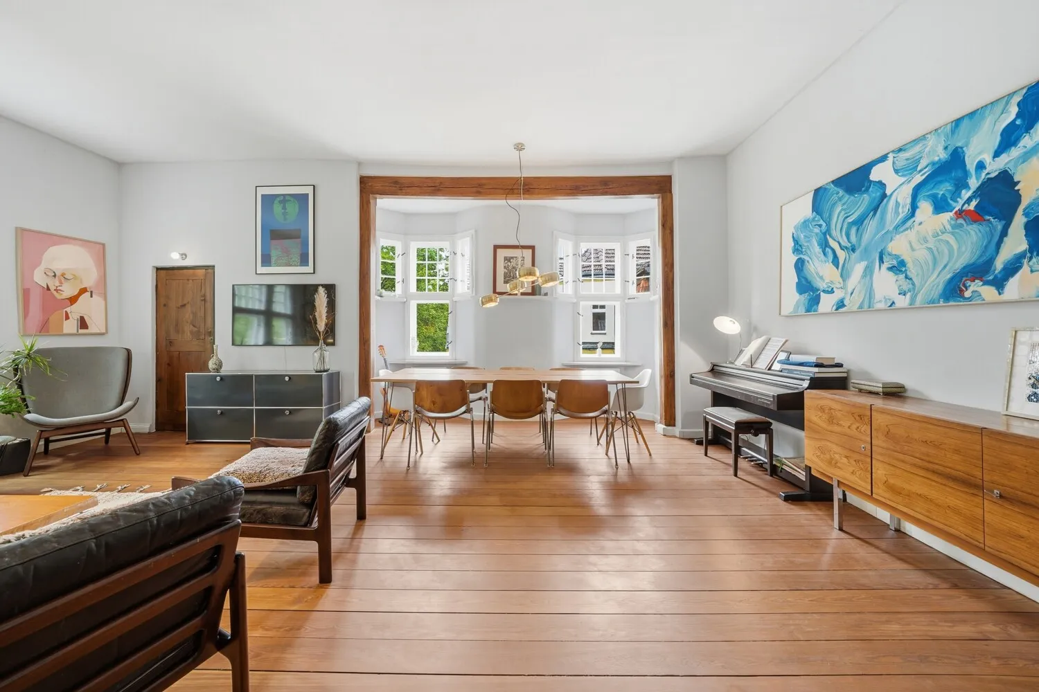Wohnzimmer mit Essbereich