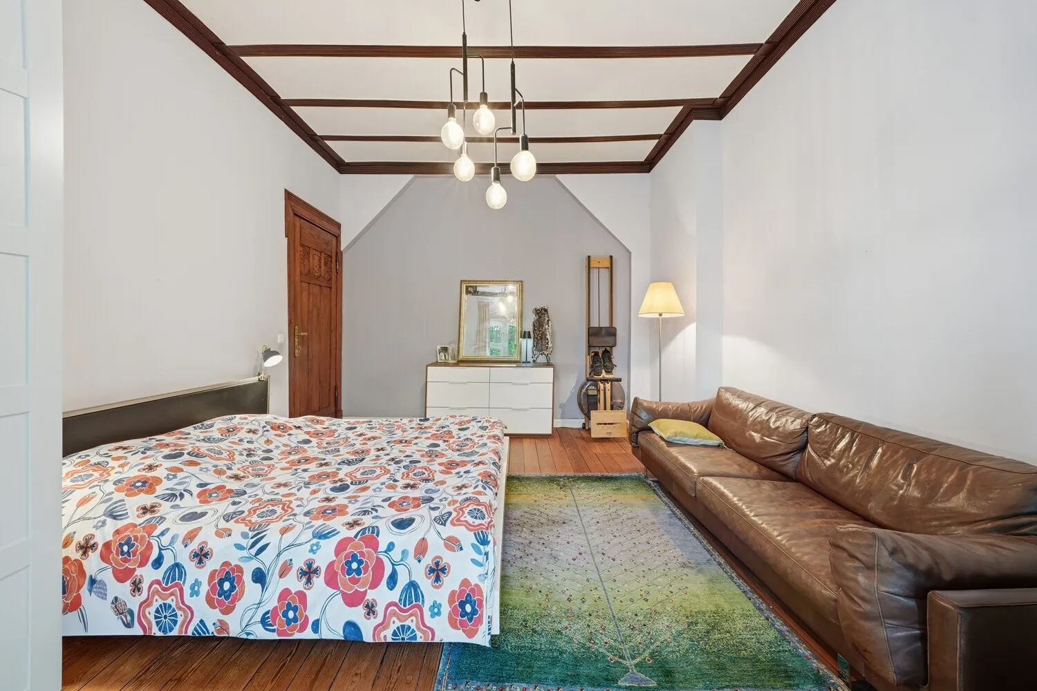 Schlafzimmer vom Balkon aus
