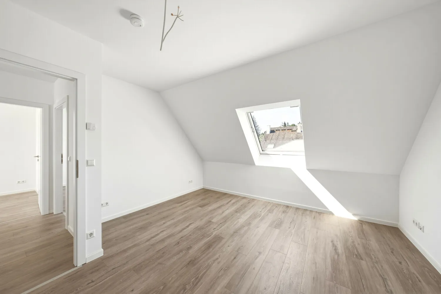 Komplett neu aufgebautes Reihenhaus in bester Zehlendorfer Lage mit Garten und Stellplatz