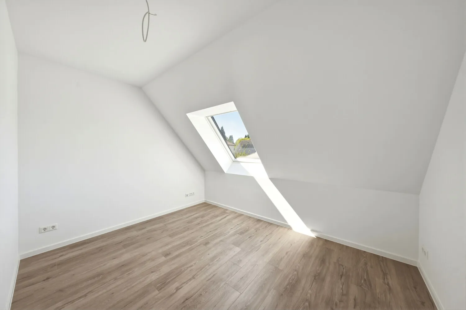 Komplett neu aufgebautes Reihenhaus in bester Zehlendorfer Lage mit Garten und Stellplatz