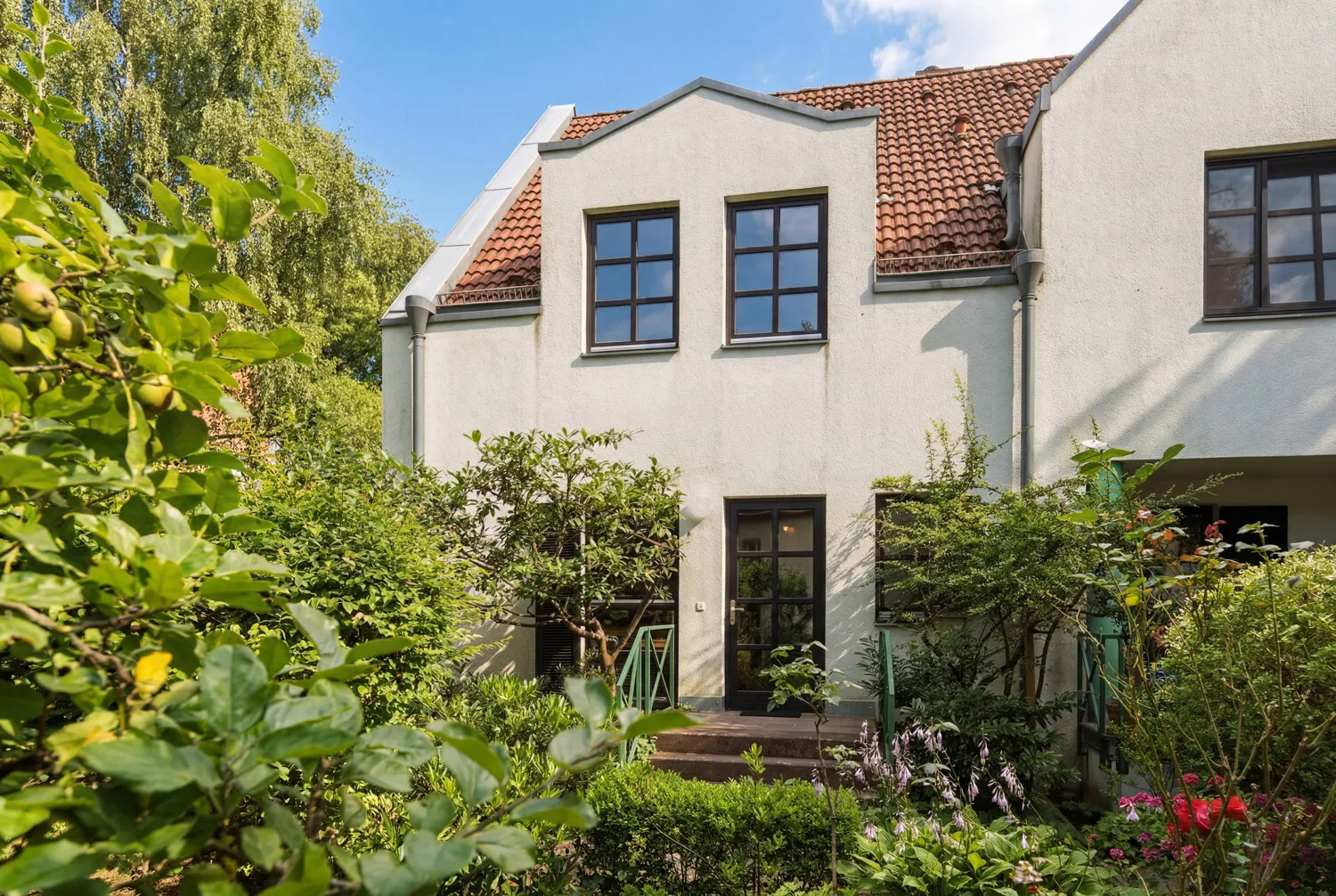 Reihenendhaus in Nikolassee mit bis zu 6 Zimmern und ca. 200m² Wohn-Nutzfläche