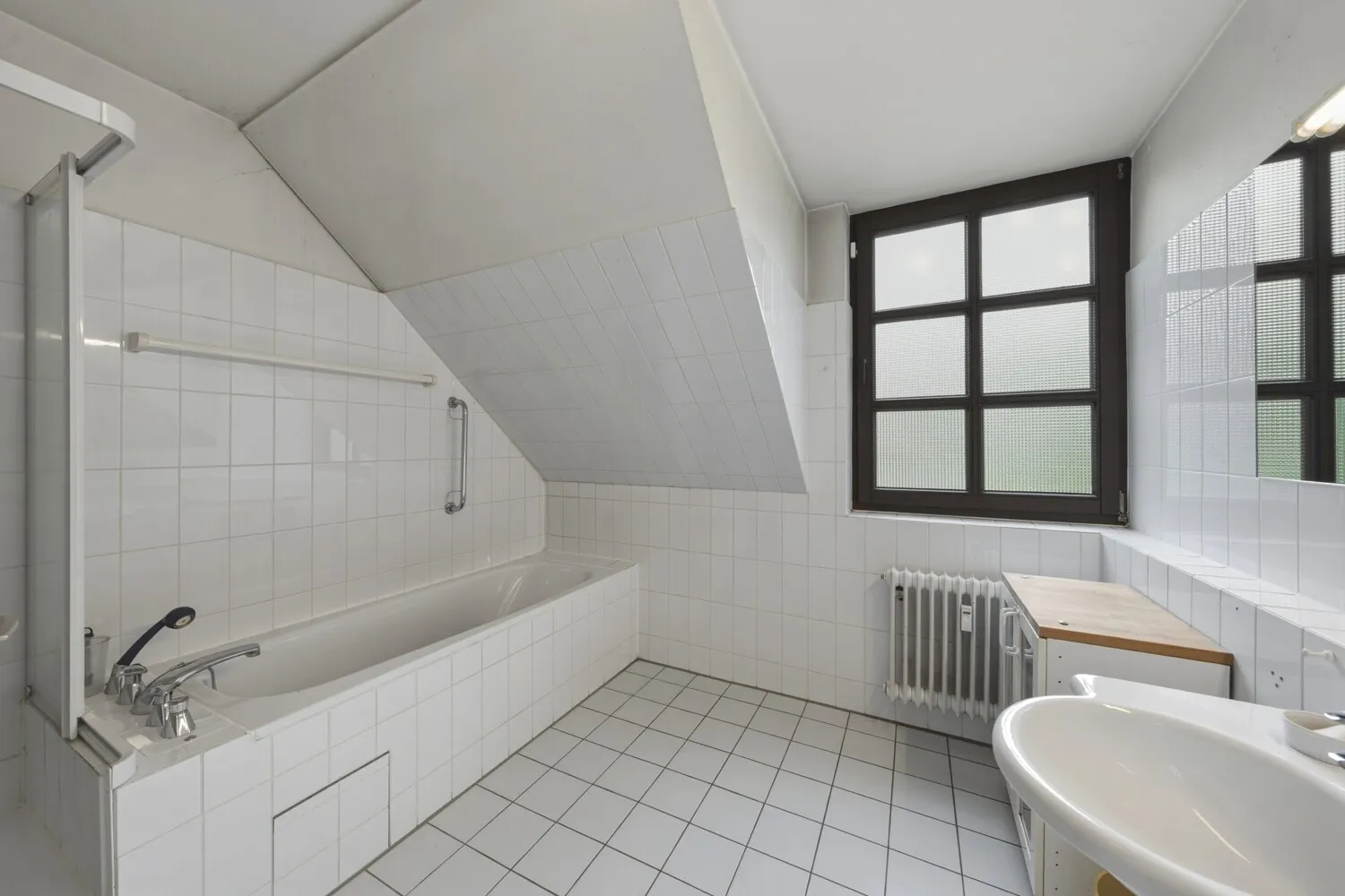 Reihenendhaus in Nikolassee mit bis zu 6 Zimmern und ca. 200m² Wohn-Nutzfläche