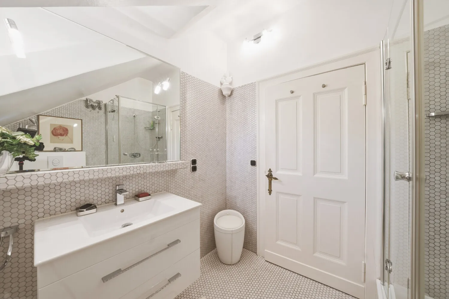 Badezimmer mit Dusche