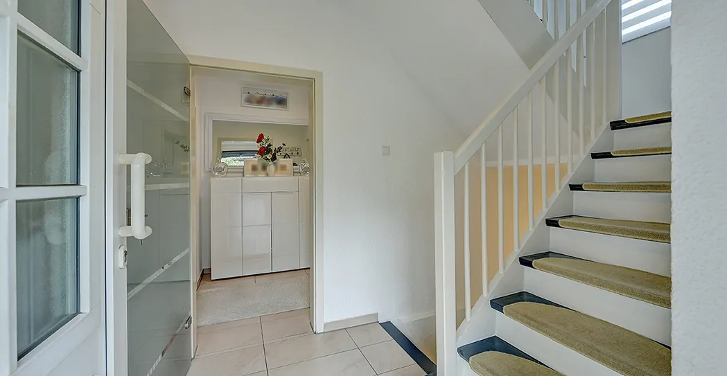 Eingangsbereich / Treppenaufgang