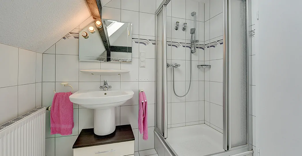 Badezimmer / Dachgeschoss