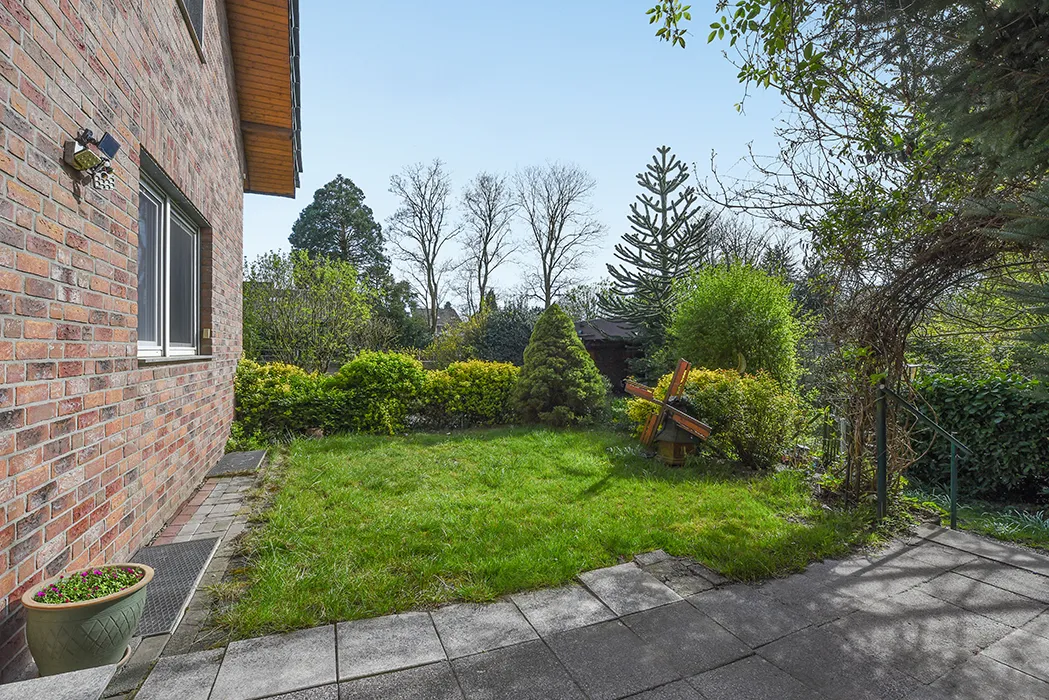 Rückansicht Terrasse / Garten