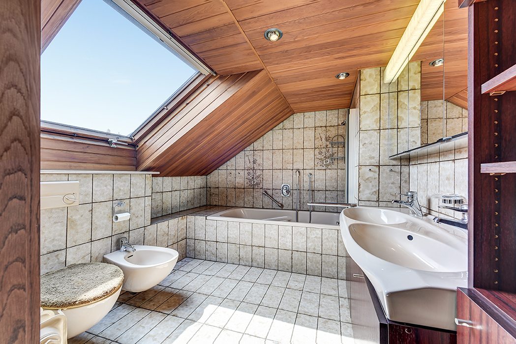 Dachgeschoss / Badezimmer