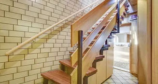 von_poll_real_estate_property_252272482a_image_8