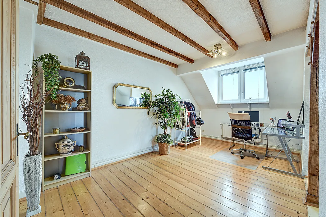 Offener Wohn- und Schlafbereich / Dachgeschoss