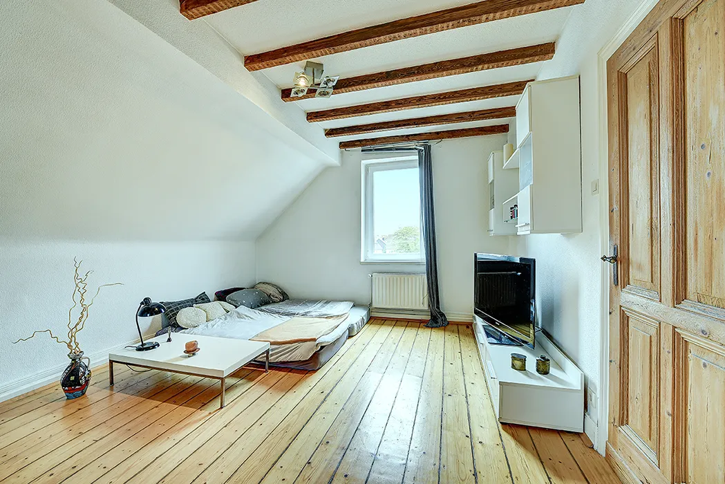Offener Wohn- und Schlafbereich / Dachgeschoss