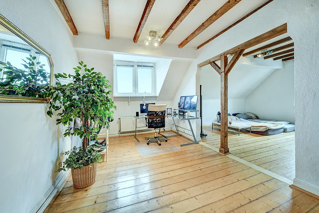 Offener Wohn- und Schlafbereich / Dachgeschoss