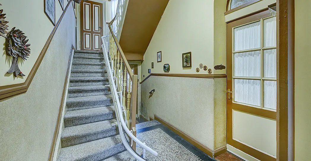 Hausflur / Treppenaufgang