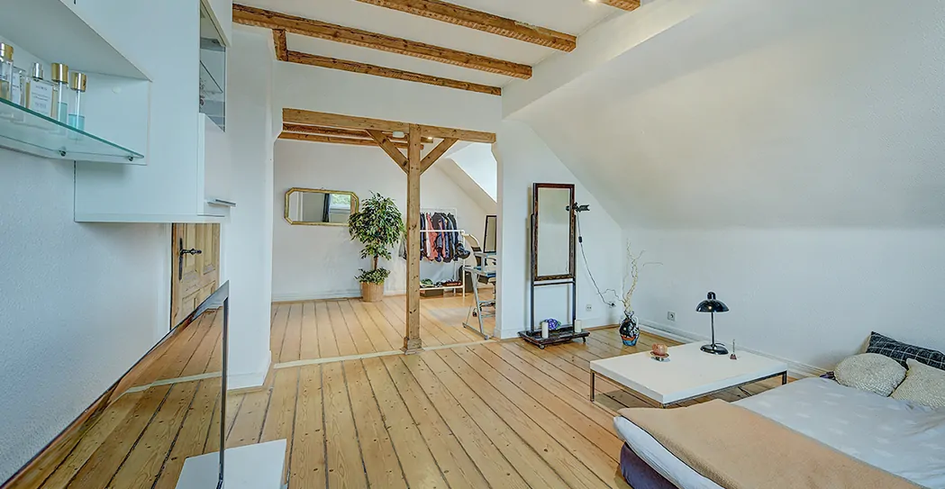 Offener Wohn- und Schlafbereich / Dachgeschoss