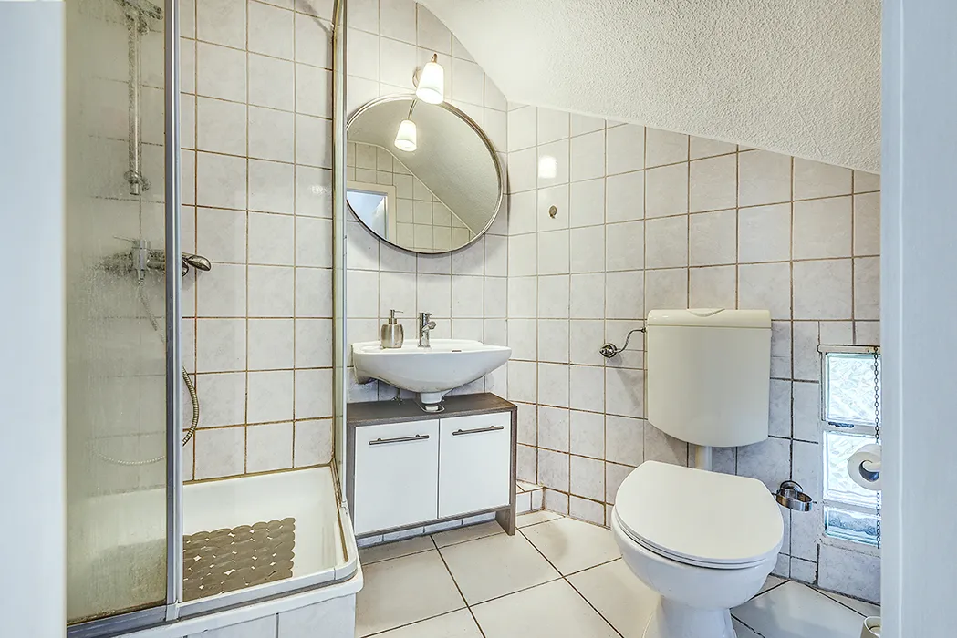 Badezimmer / Dachgeschoss