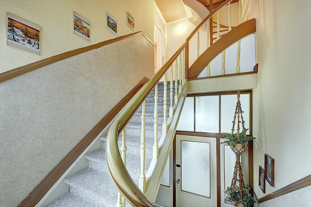 Treppenaufgang / Zwischenetage