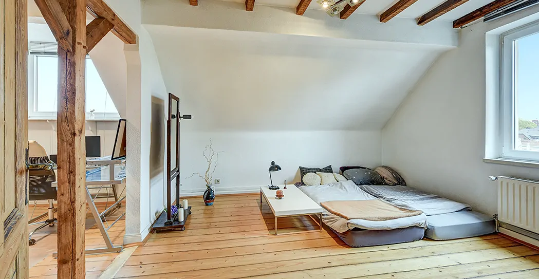 Offener Wohn- und Schlafbereich / Dachgeschoss