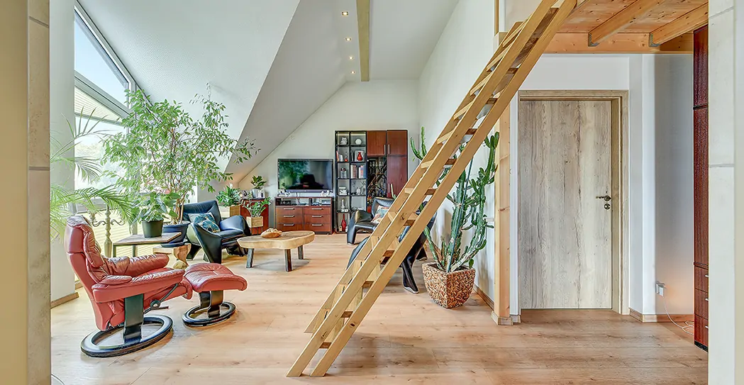 Wohnbereich / Aufgang Empore