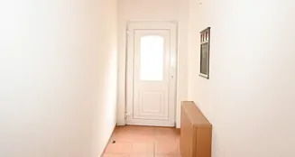 von_poll_real_estate_property_24154005_image_2