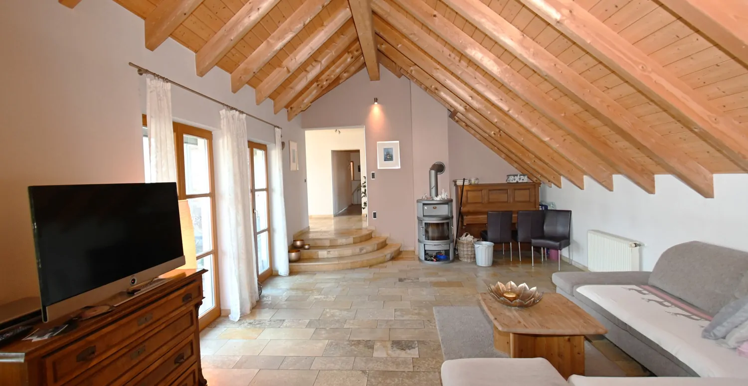 Vielseitiges Familienanwesen mit Gewerbeoption und ELW zur Erfüllung Ihrer Wohnwünsche!