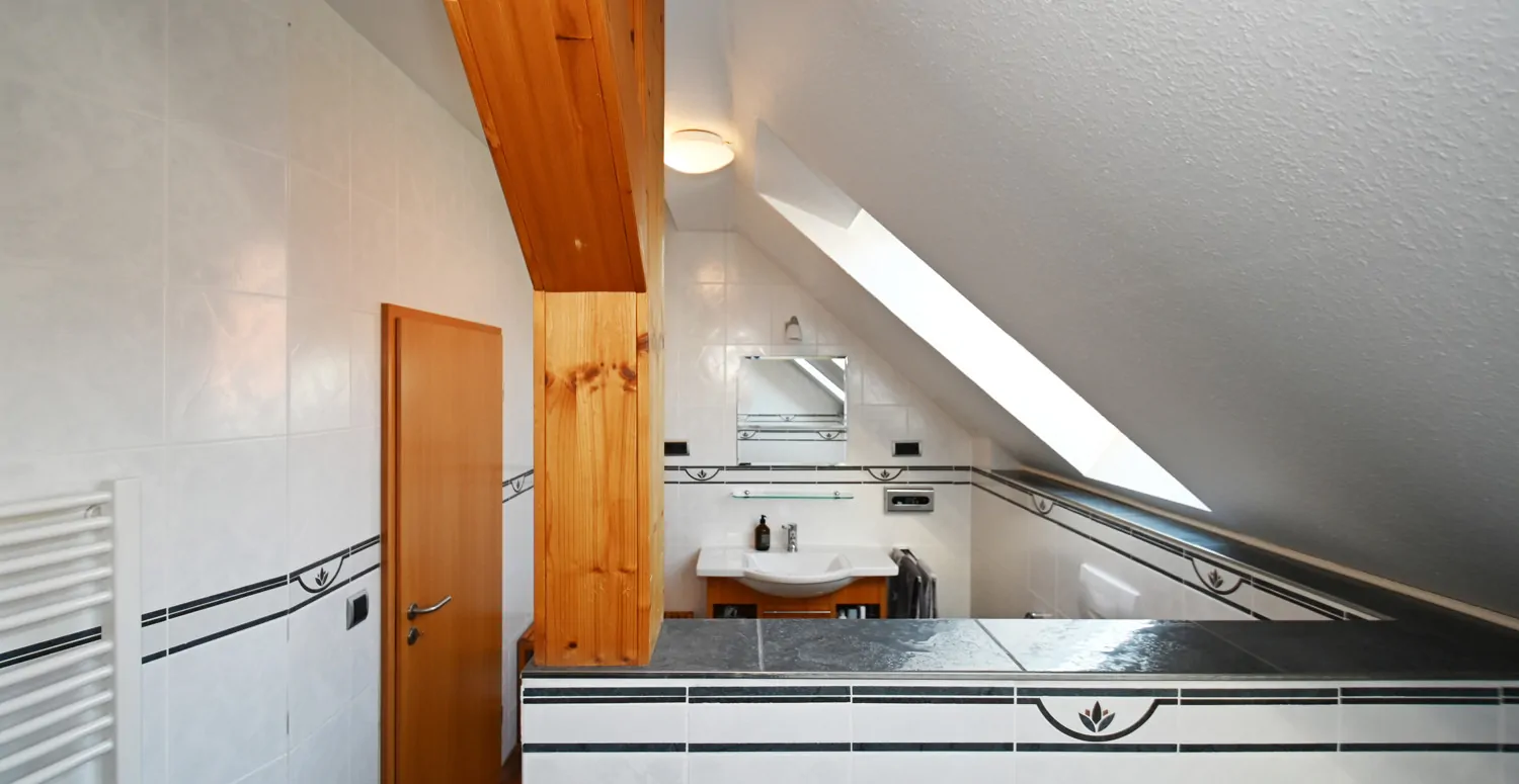 Vielseitiges Familienanwesen mit Gewerbeoption und ELW zur Erfüllung Ihrer Wohnwünsche!