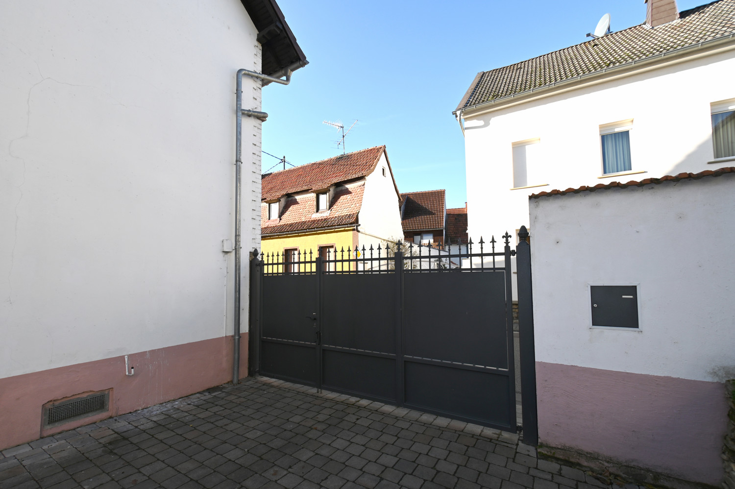 Charmantes Einfamilienhaus mit Terrasse,   Garten und gut erhaltener Scheune!