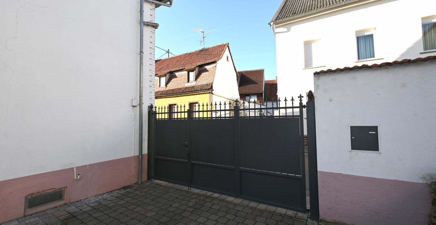 Charmantes Einfamilienhaus mit Terrasse,   Garten und gut erhaltener Scheune!