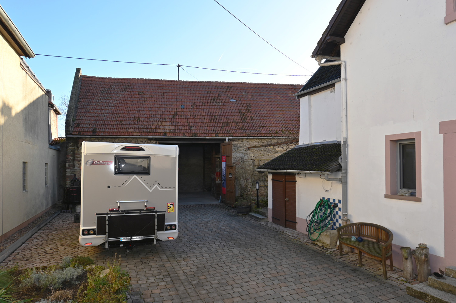 Charmantes Einfamilienhaus mit Terrasse,   Garten und gut erhaltener Scheune!