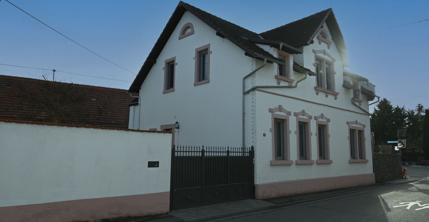 Charmantes Einfamilienhaus mit Terrasse,   Garten und gut erhaltener Scheune!