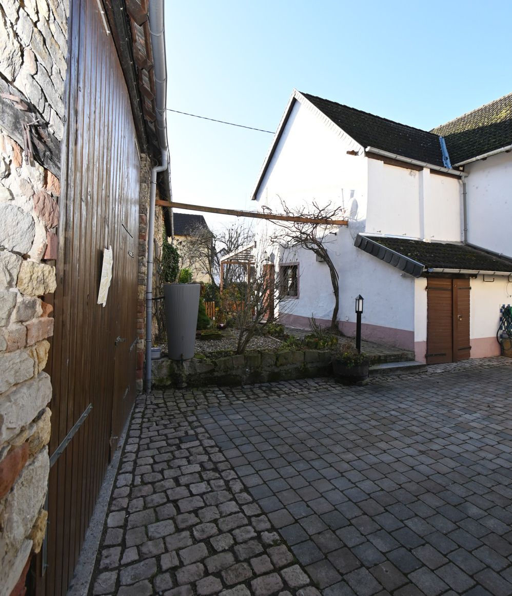 Charmantes Einfamilienhaus mit Terrasse,   Garten und gut erhaltener Scheune!