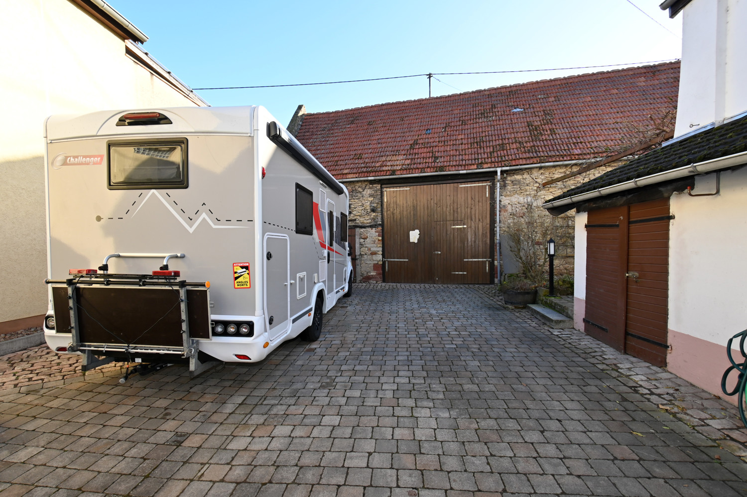 Charmantes Einfamilienhaus mit Terrasse,   Garten und gut erhaltener Scheune!