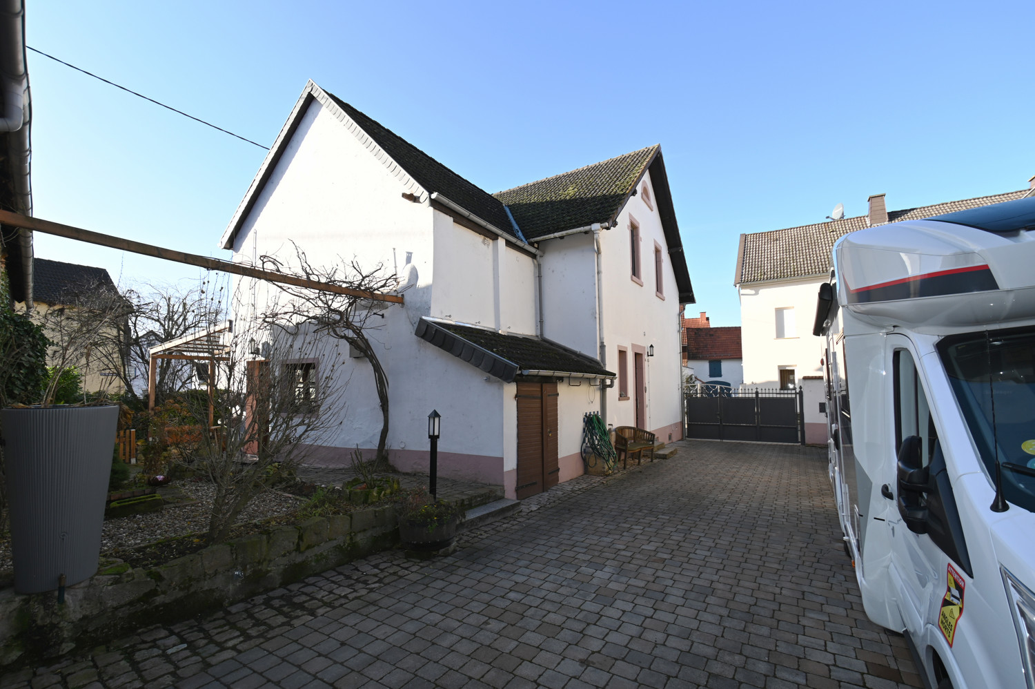 Charmantes Einfamilienhaus mit Terrasse,   Garten und gut erhaltener Scheune!