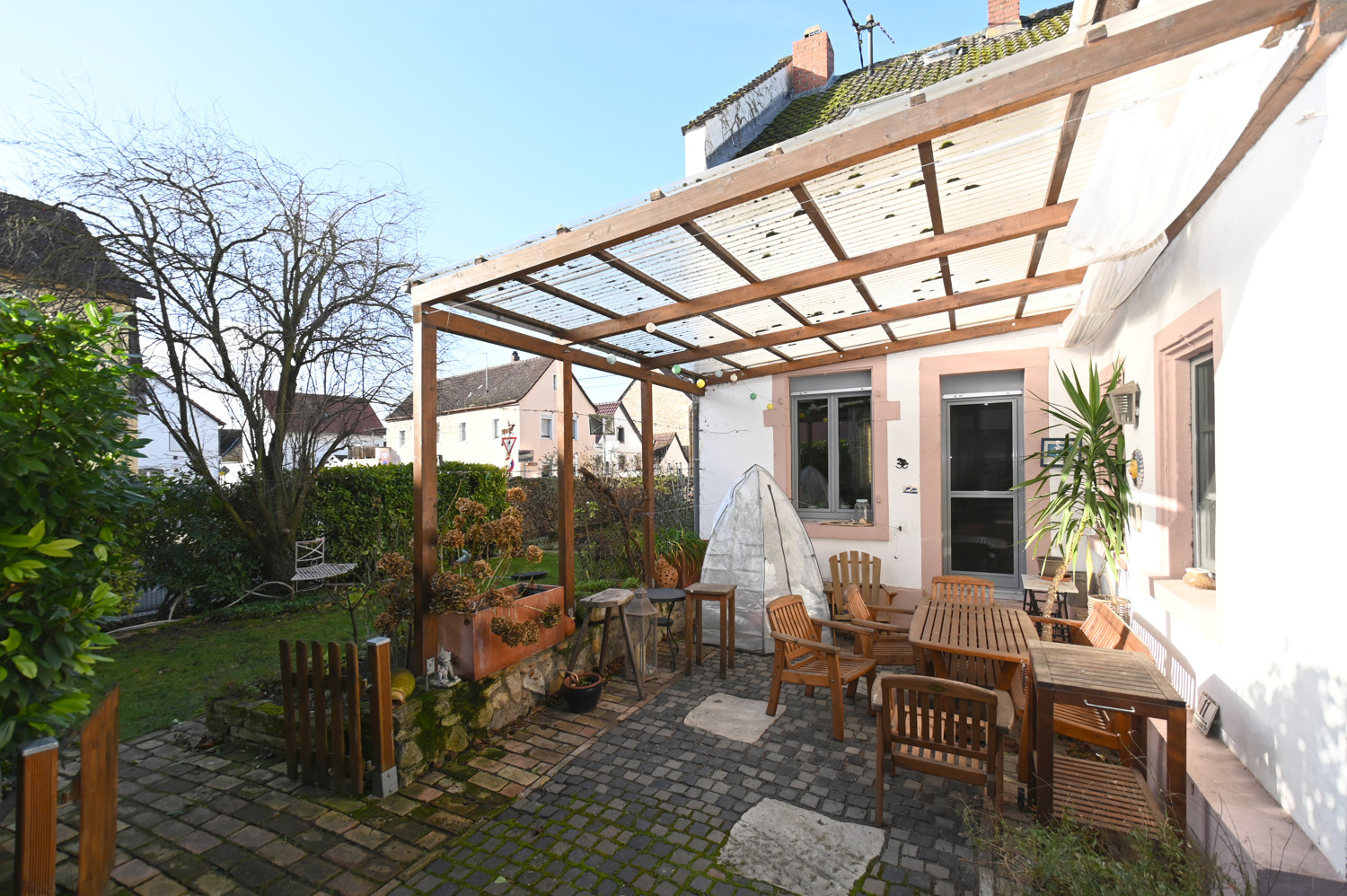 Charmantes Einfamilienhaus mit Terrasse,   Garten und gut erhaltener Scheune!