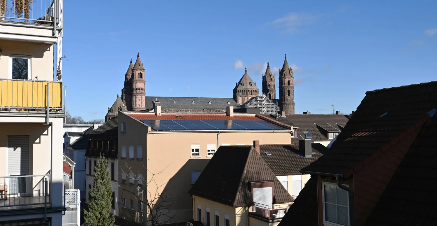 Suchen Sie eine ruhige und trotzdem zentral gelegene ETW mit Tiefgaragenstellplatz in Worms?