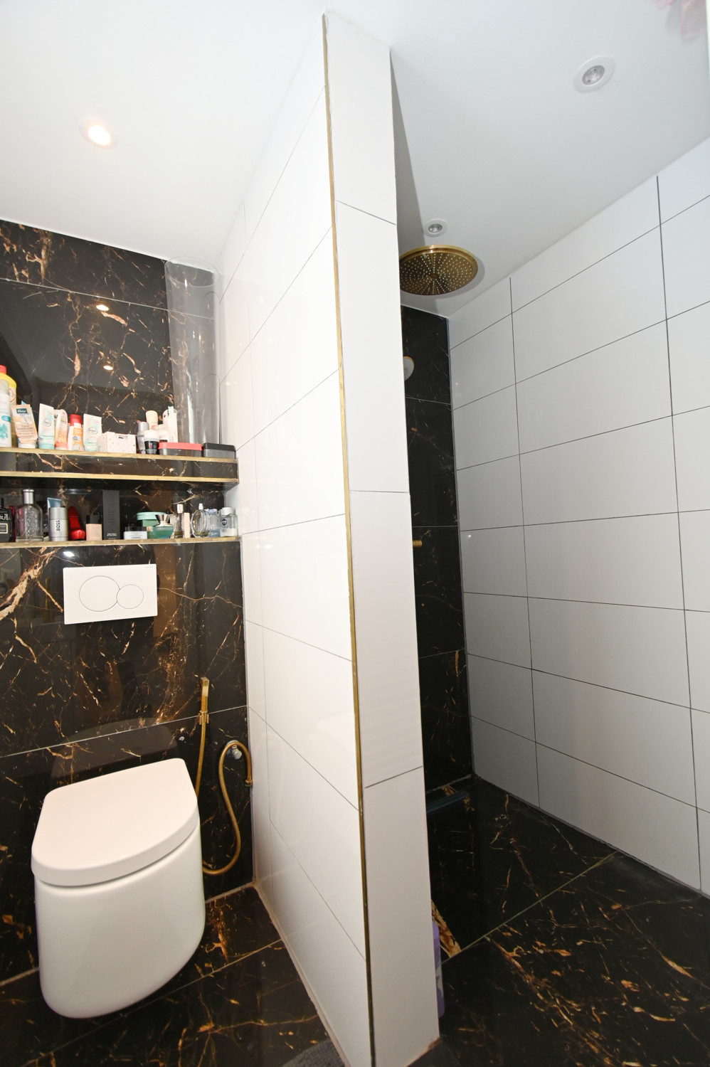 Haus 2 Duschbad mit WC