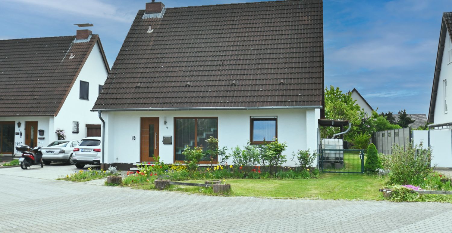 Preissenkung!!
Wohnen mit Flair!
Freistehendes EFH mit großem Garten und in ruhiger Lage von Worms.